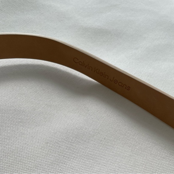 Calvin Klein - White Leather Belt - size Small - Picture 4 of 5